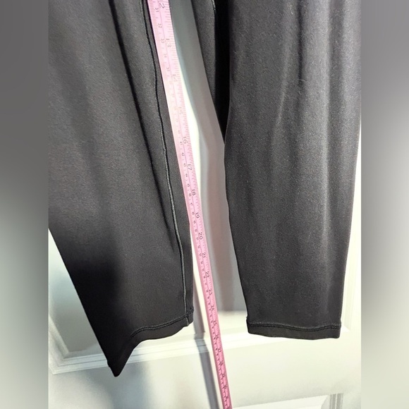 OFFLINE by Aerie Women's Crossover Leggings - Picture 3 of 3